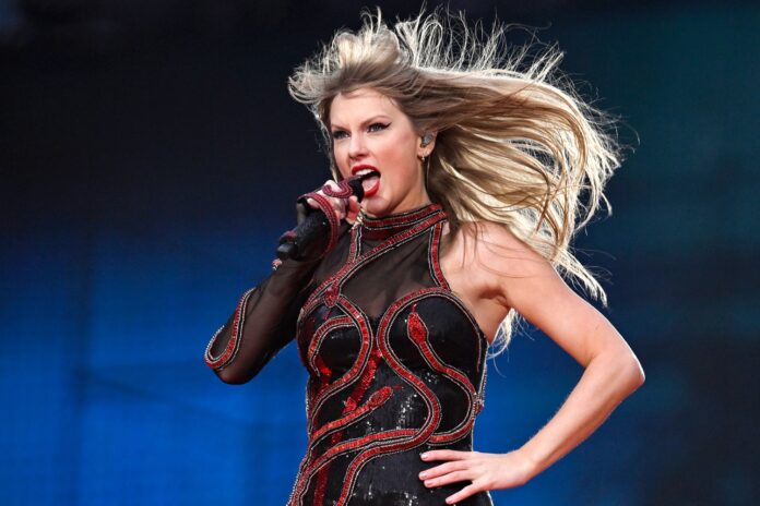 TaylorSwift1